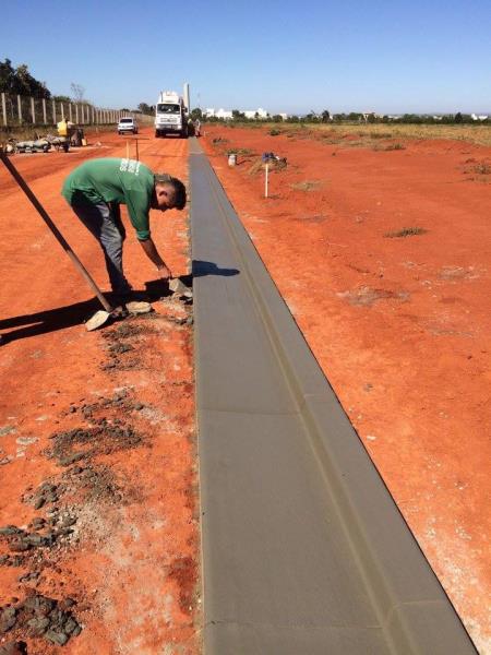 GUIAS E SARJETAS EXTRUSADAS GUIAS E SARJETAS EXTRUSADAS